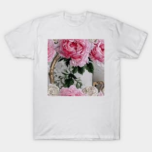 Large, vintage French country roses T-Shirt